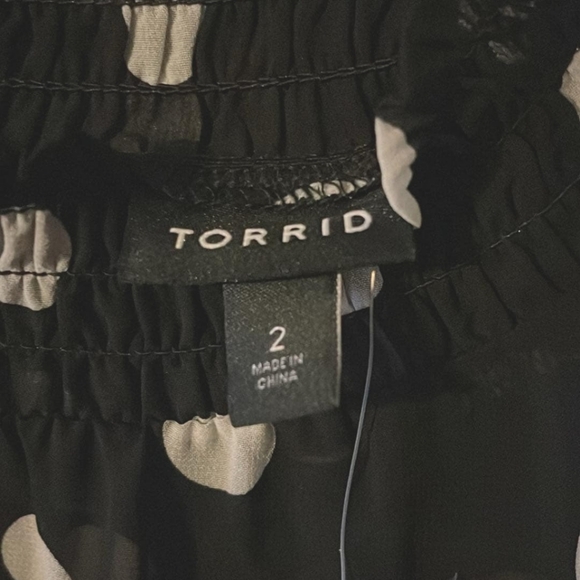 Torrid- Chiffon Smocked Mock Neck Blouse NWT - Picture 3 of 5